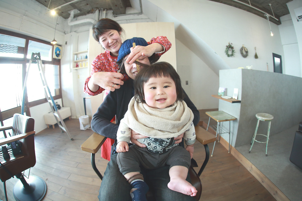 ヘアカット撮影会のワンシーン
